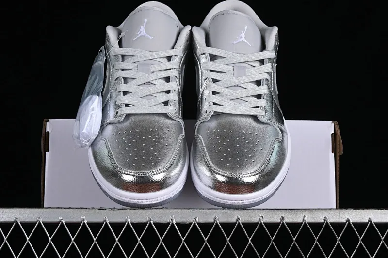 All categories Air Jordan Jordan series basketball shoes Air Jordan 1 Low Z version Air Jordan 1 Low "Metallic Silver" AJ1 Joe 1 liquid silver low-top cultural casual sneakers FN5030-001